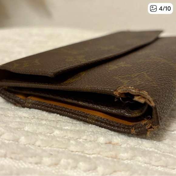 Louis Vuitton Brown Monogram Wallet with Checkbook - Picture 2 of 8